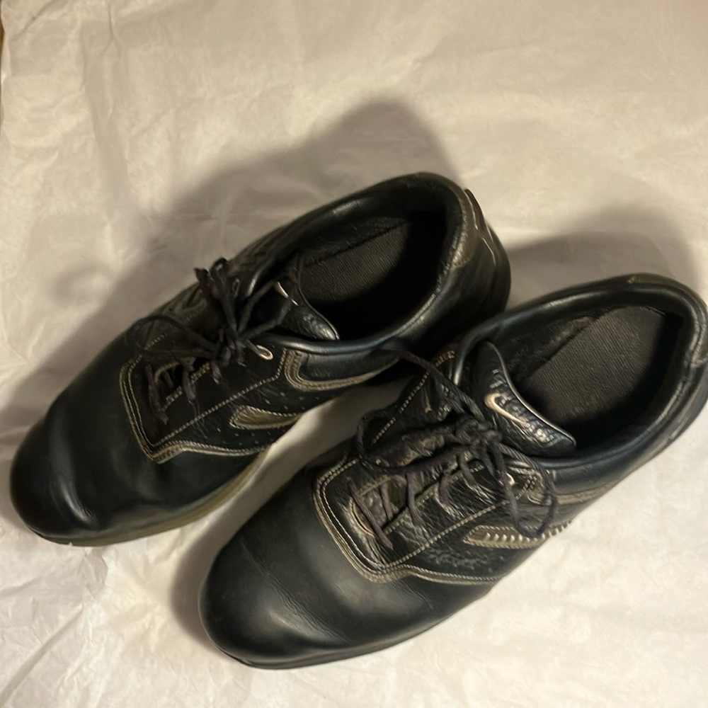 Men’s Nike Power Channel Air golf shoes. Size 11.